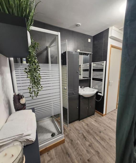 La Petite Loge De L'Ile Apartment Nantes Luaran gambar