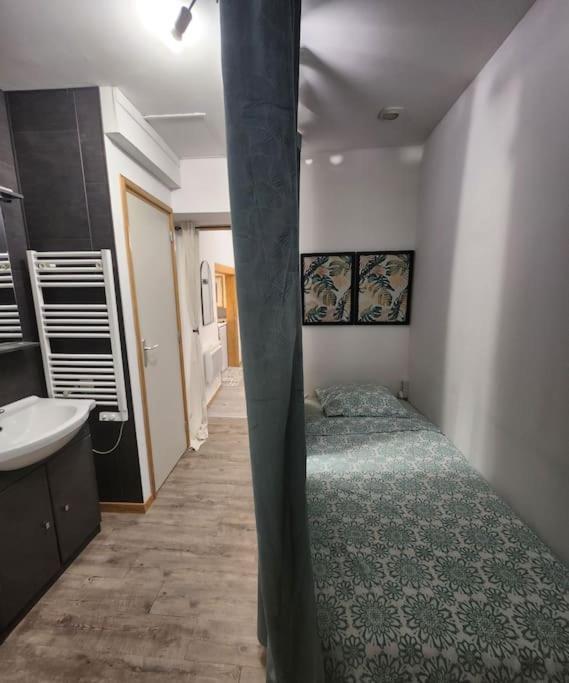 La Petite Loge De L'Ile Apartment Nantes Luaran gambar